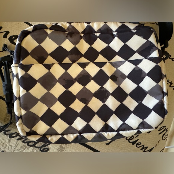 GOGO Essentials Crossbody Bag CheckerBoard Black & White Pattern NWOT - Picture 2 of 4